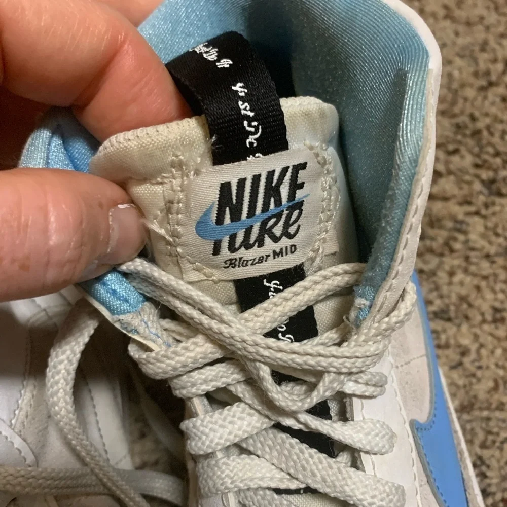 Nike blazer mid sneakers white baby blue UNC 4.5y youth